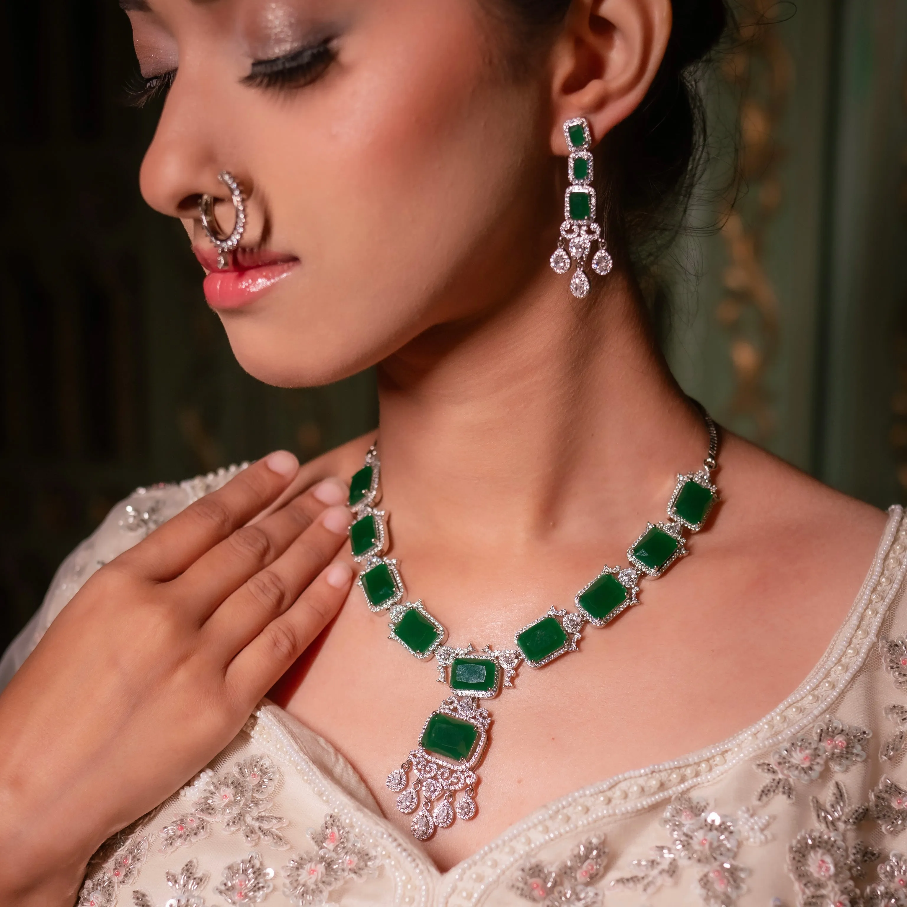Round Neck Zircon/AD Necklace Set 12543-28