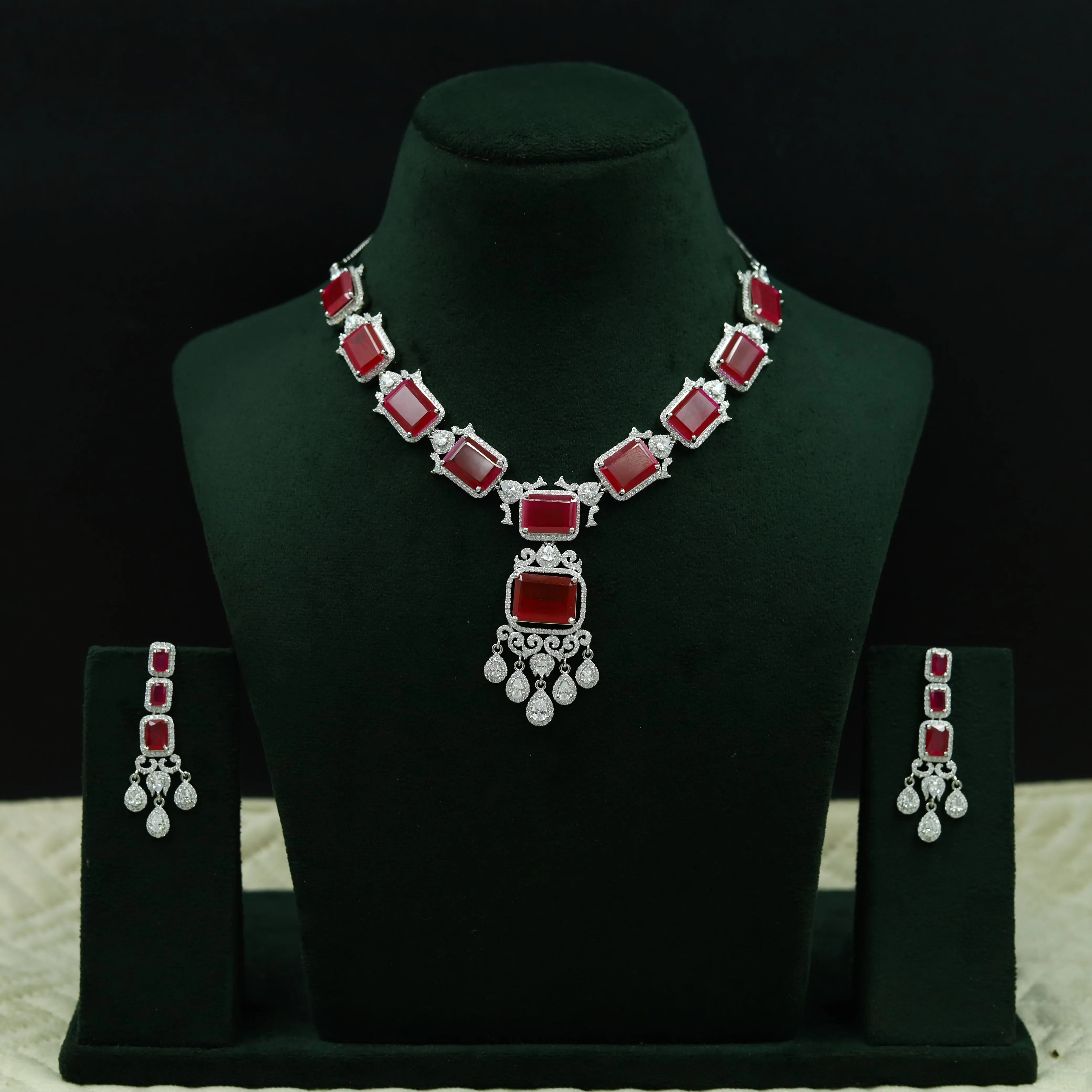 Round Neck Zircon/AD Necklace Set 12543-28