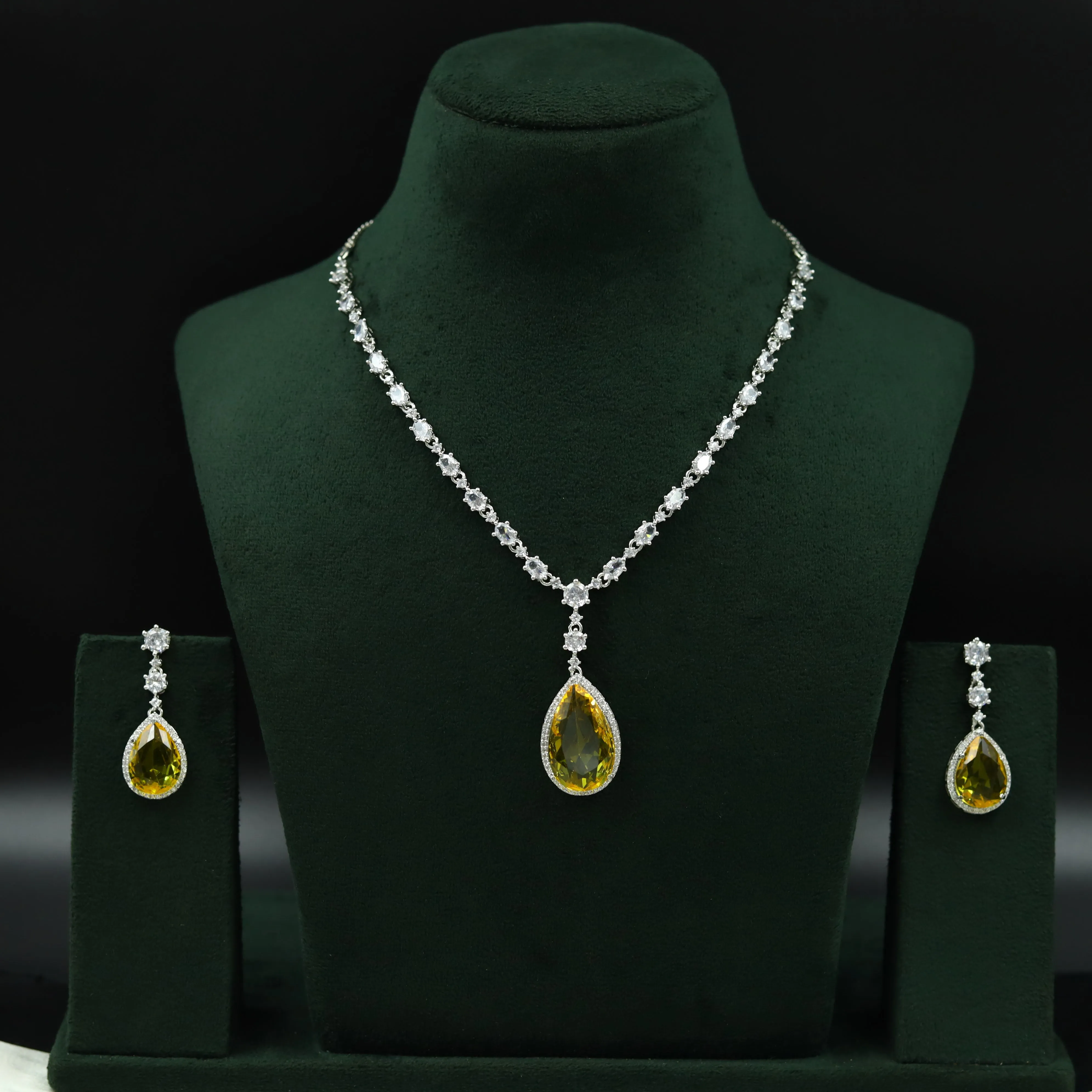 Round Neck Zircon/AD Necklace Set 12544-28