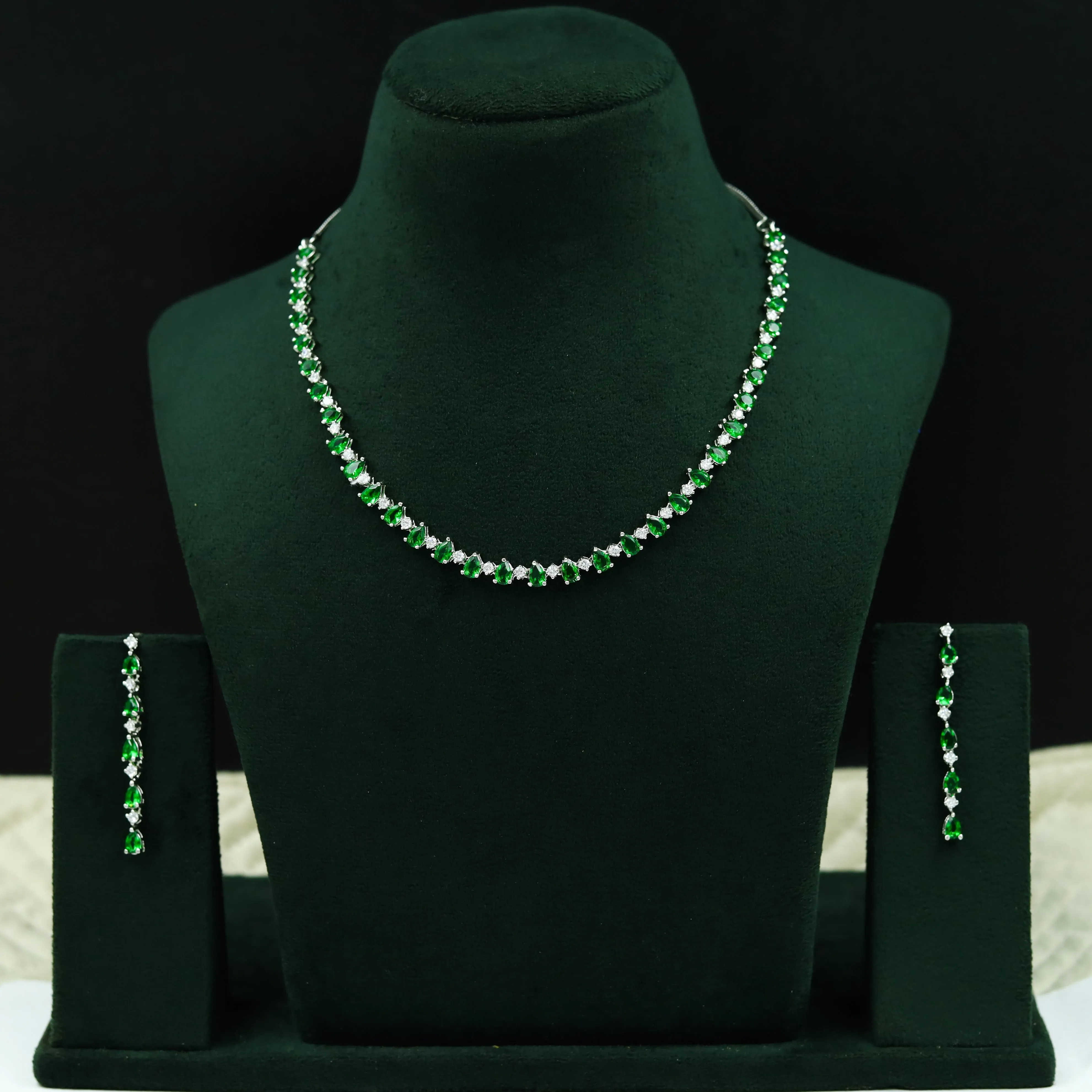 Round Neck Zircon/AD Necklace Set 12545-28
