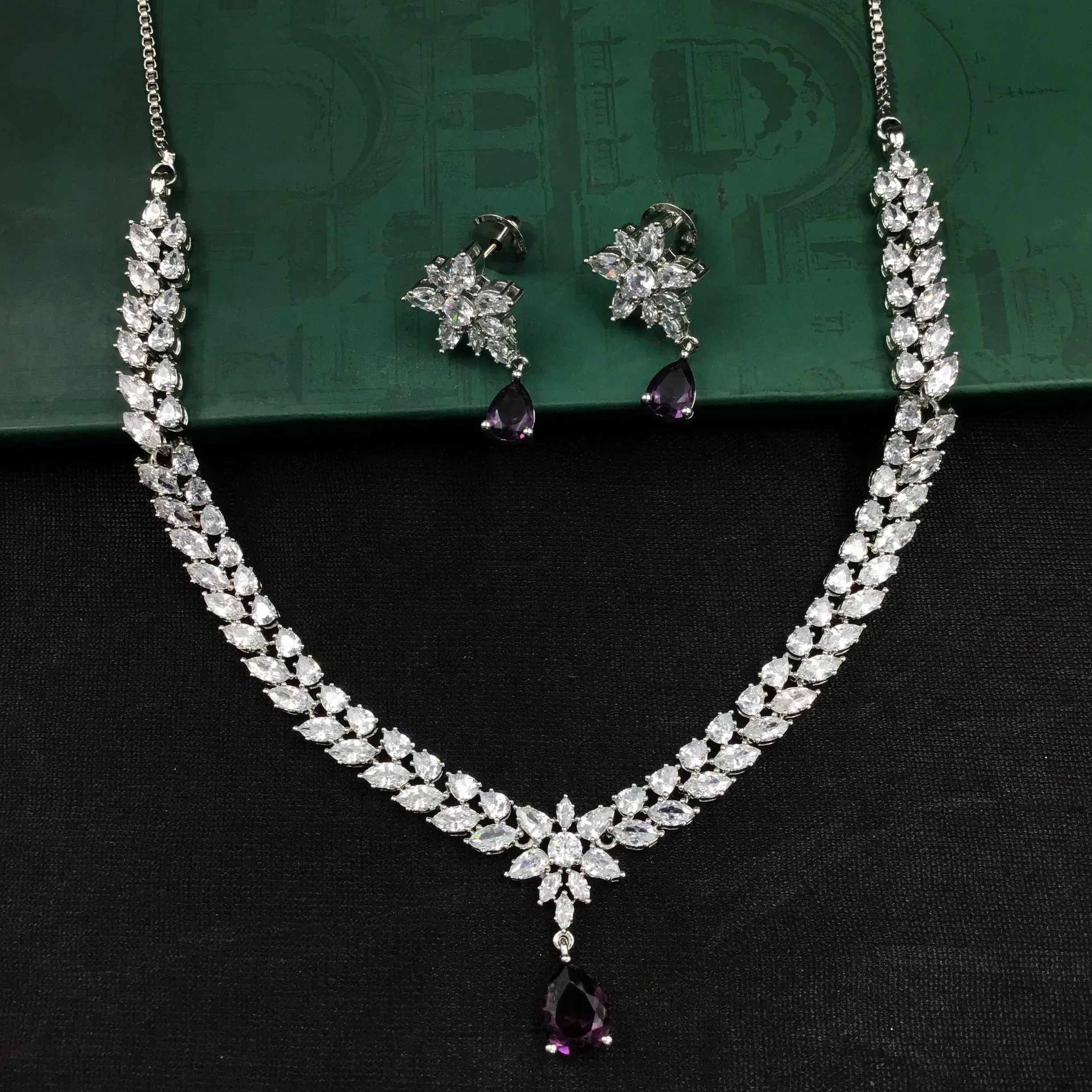 Round Neck Zircon/AD Necklace Set 6198-08