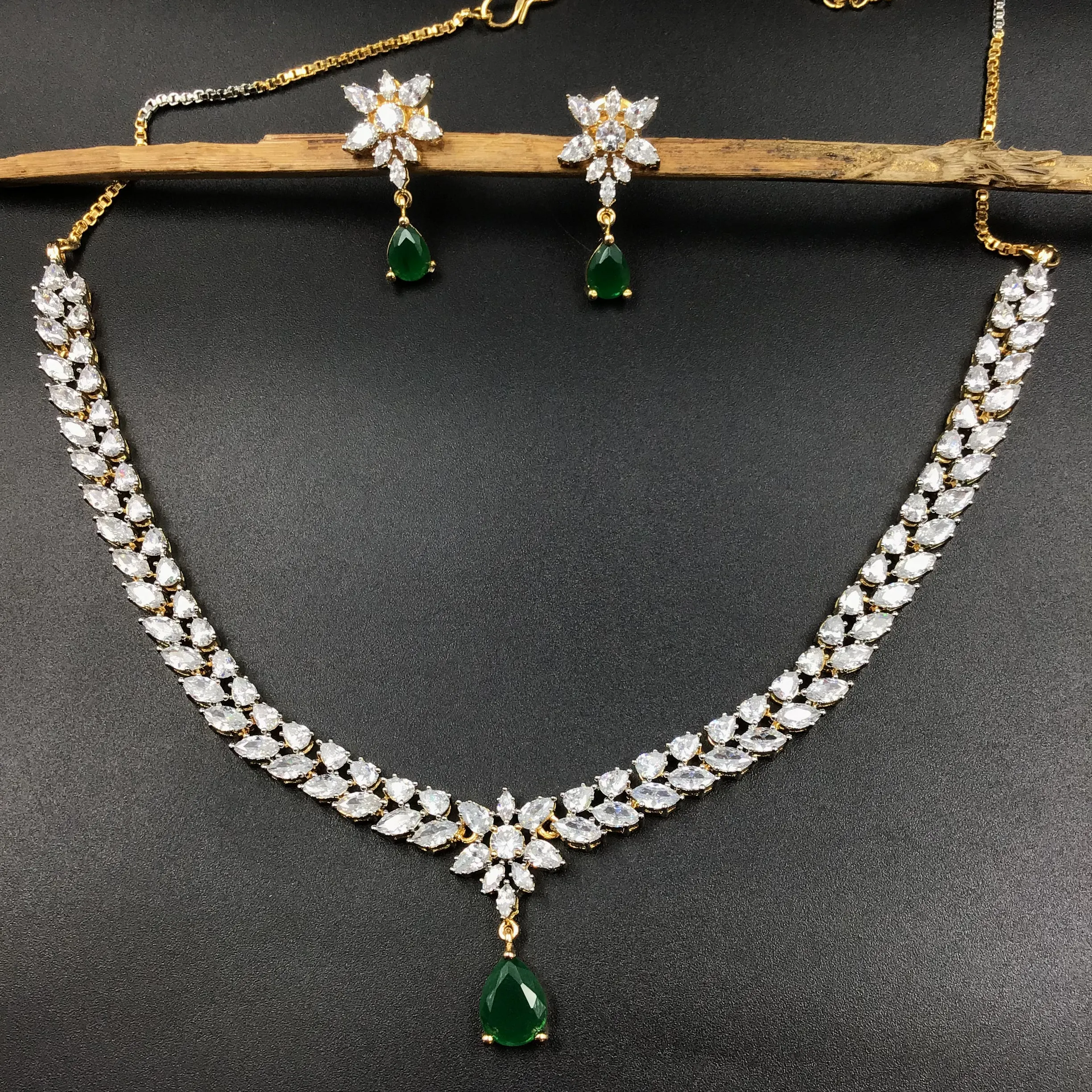 Round Neck Zircon/AD Necklace Set 6198-08