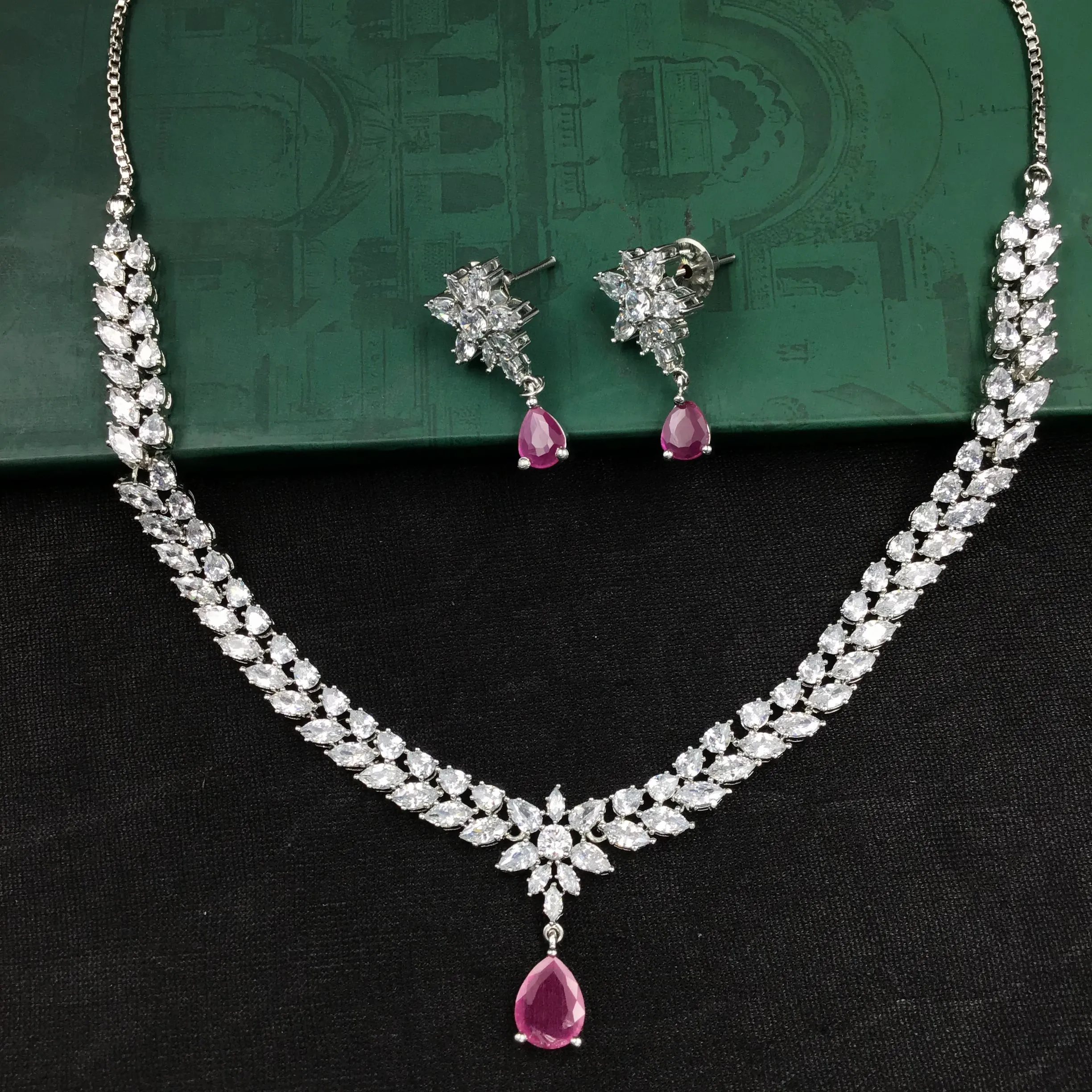 Round Neck Zircon/AD Necklace Set 6198-08