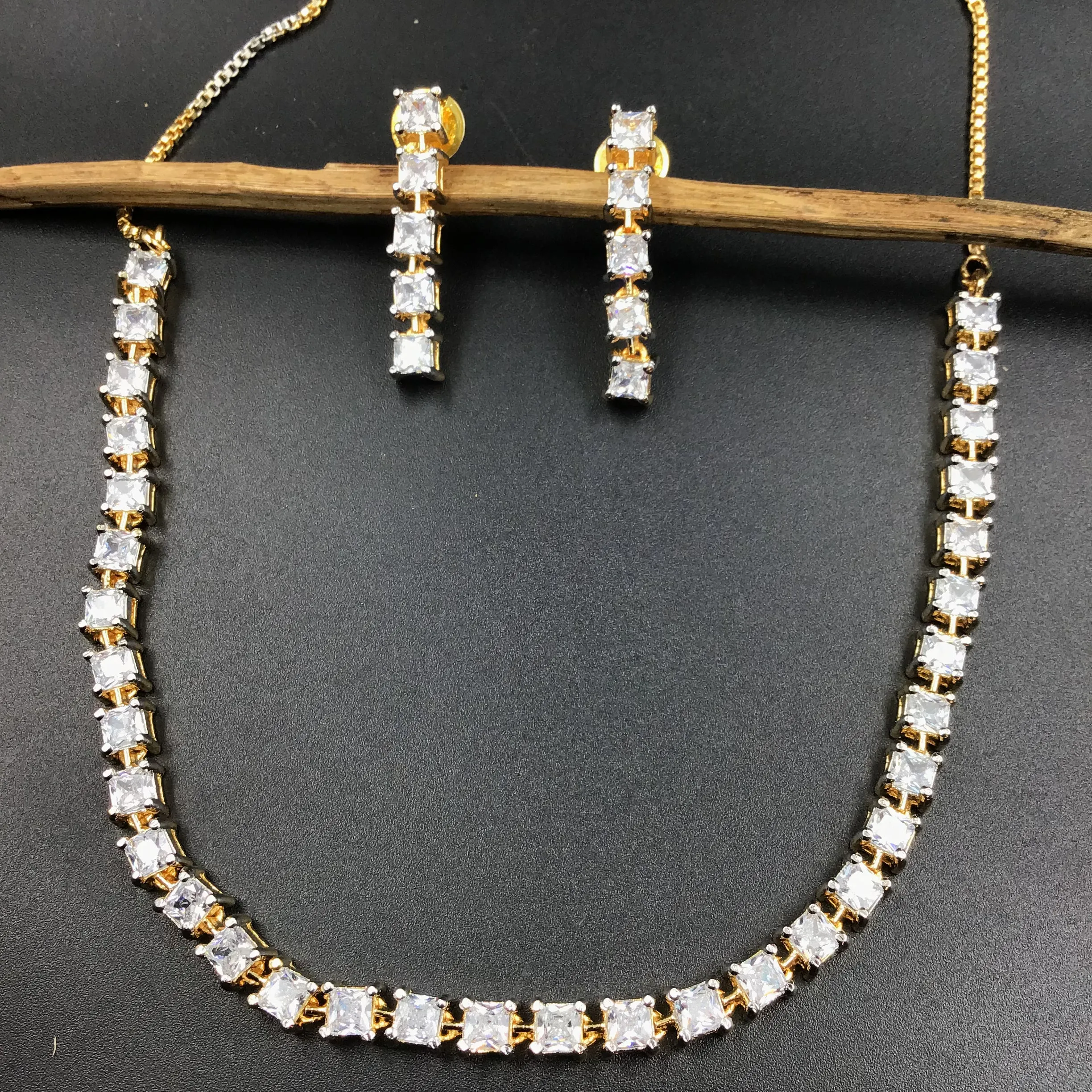 Round Neck Zircon/AD Necklace Set 6201-08